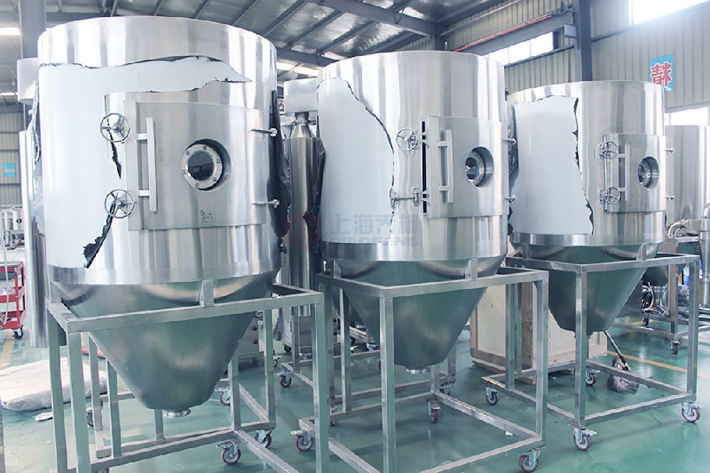 噴霧干燥機常規(guī)按微粒劃分設(shè)備分類大致有壓力、離心、氣流三種